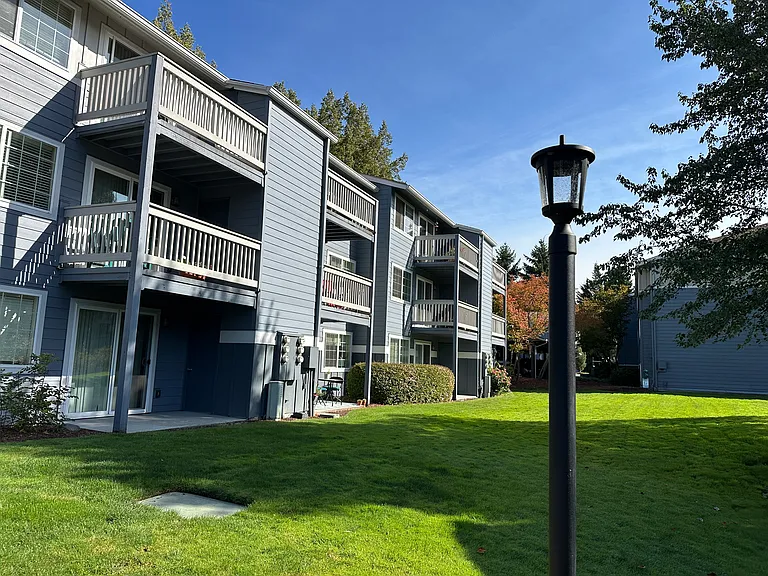 Evanbrook Apartments — Photo 10