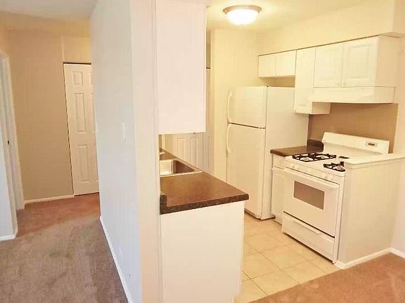 5th image of 1880 Bonnie Ln APT 214