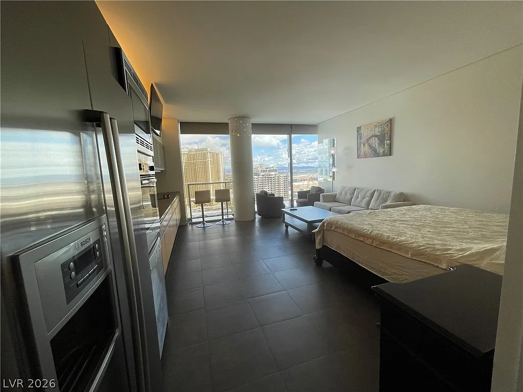 1 bed, 549 sqft, $2,100 — Photo 4