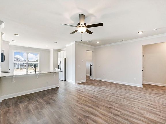 5th image of 208 Grand Highlands Ct
