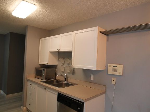 4th image of 10631 105th St NW #203