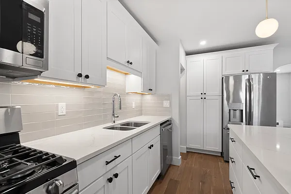 Sold by HomeDax Real Estate | media 4