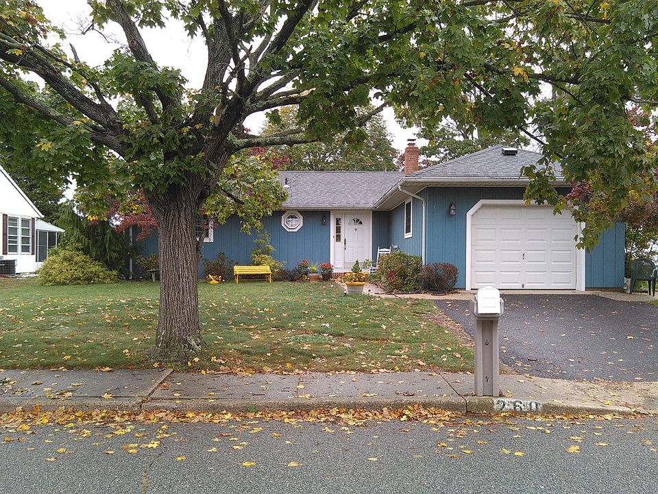 1st image of 260 Barbados Dr N