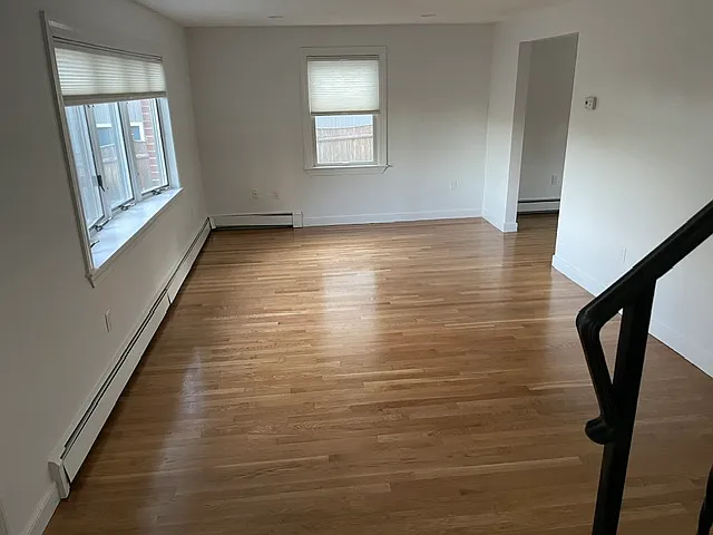3 bed, 1300 sqft, $3,425 — Photo 3