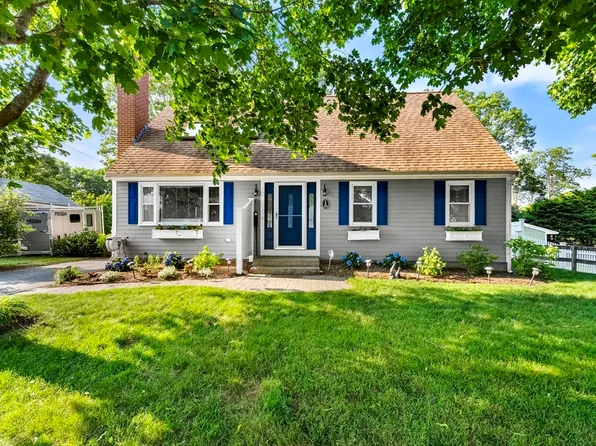 28 Chestnut St, East Falmouth, MA 02536