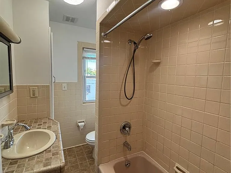 2238 Fairview Ave — Photo 11
