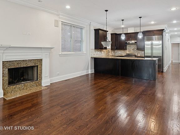 4th image of 823 W Wolfram St #1E