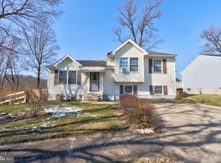 24 Rocky Ln, Baltimore, MD 21208