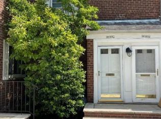 261-64 Langston Ave, Glen Oaks, NY 11004
