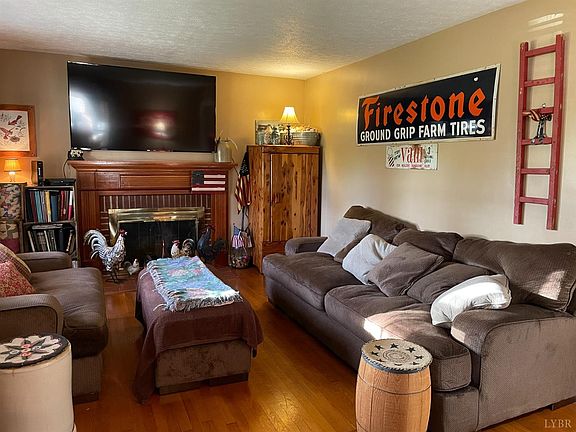 5th image of 631 Riverview Dr