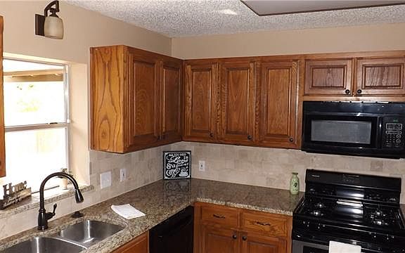 5th image of 4924 Meadowbrook Dr