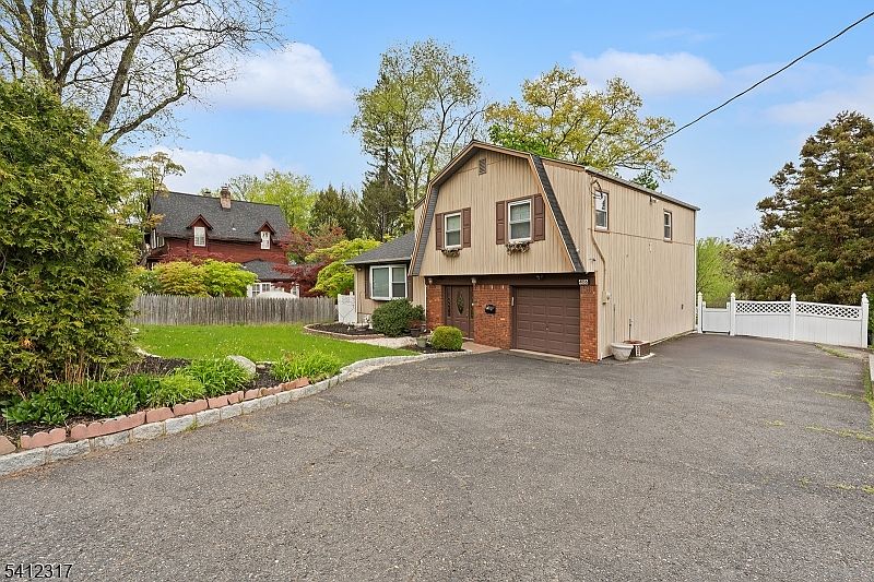 1st image of 406 Kinderkamack Rd