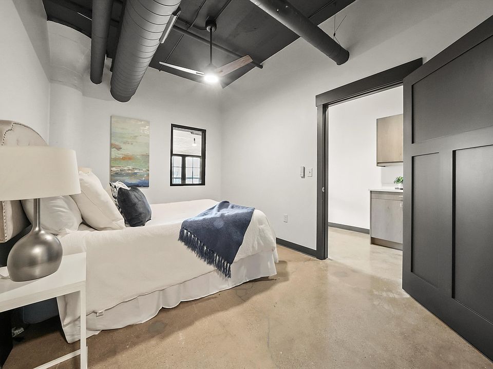 2nd image of 110 Cross St #201