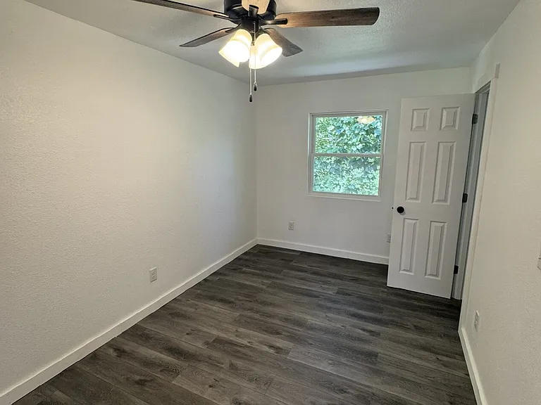 271B Shadowrock Dr — Photo 5