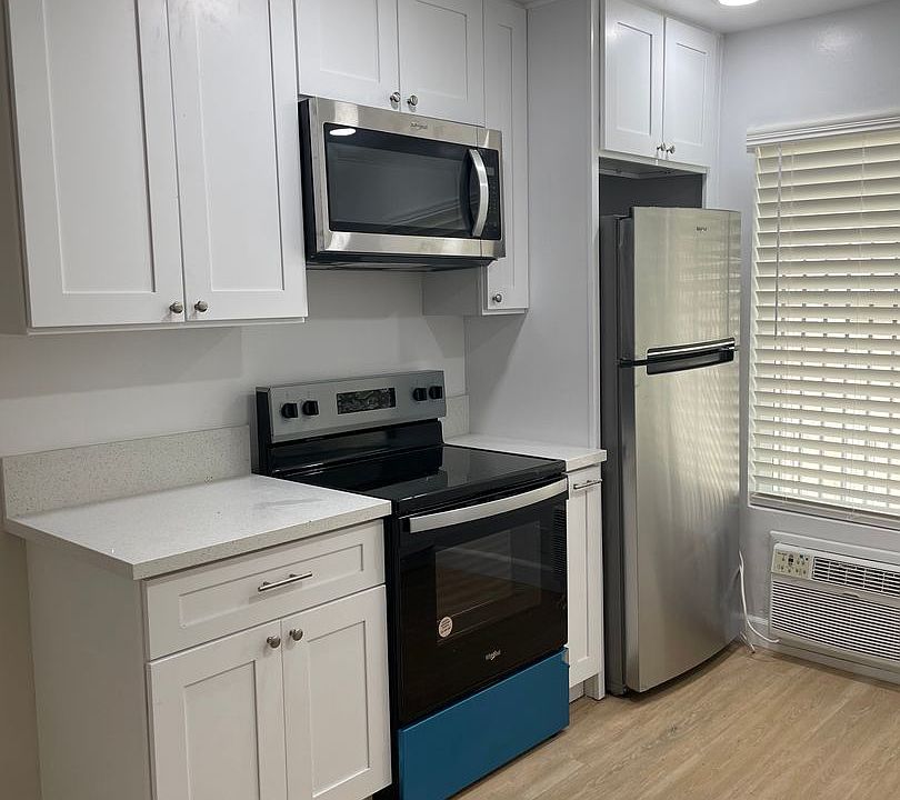 1st image of 1100 S Granville Ave #2