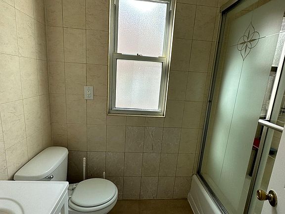 5th image of 5986 Grand Ave Floor 1