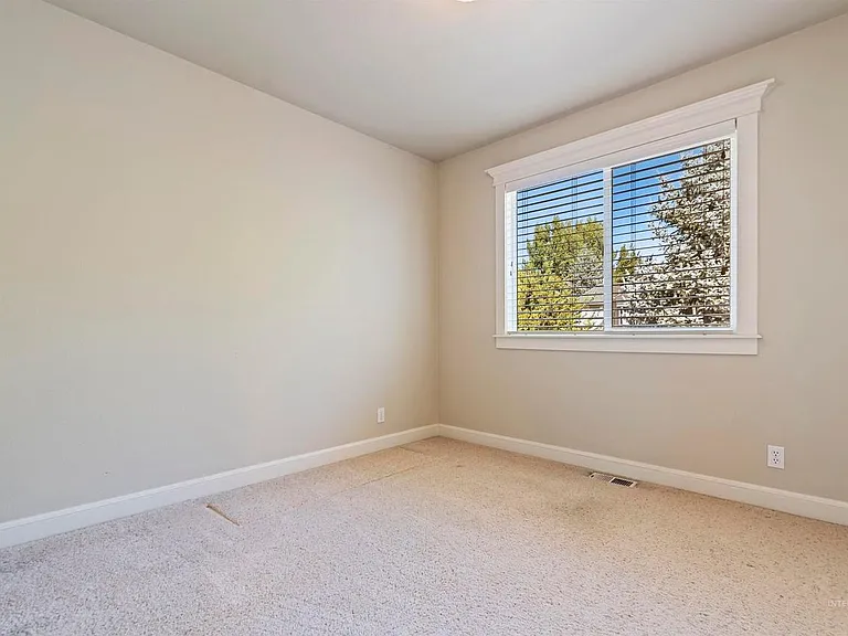 2516 E Alpomado Ct — Photo 22