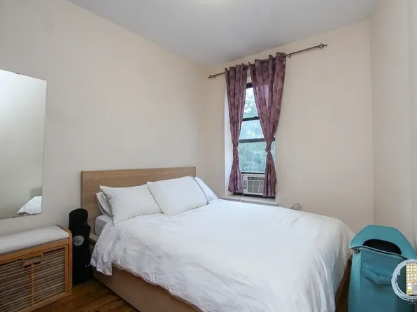 142 Macon Street image 8 of 10