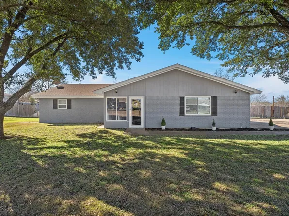 120 Castleman Cir, Hewitt, TX 76643