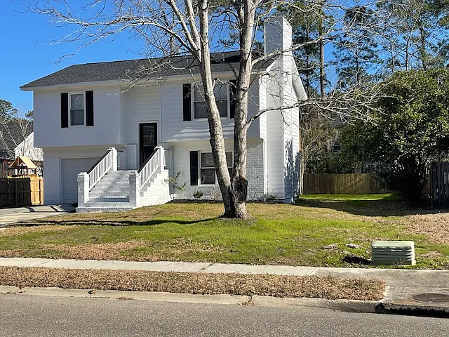 3 bed, 1431 sqft, $2,350 — Photo 2