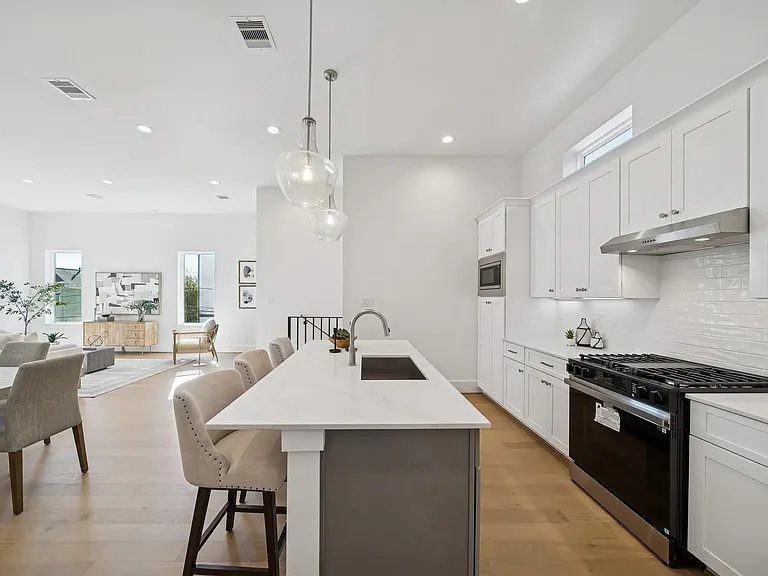 1405 W 21st St #A — Photo 10