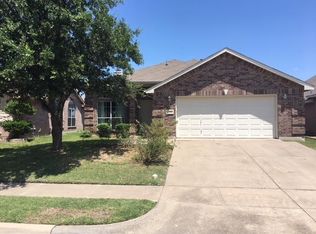 2436 Rushing Springs Dr, Fort Worth, TX 76118