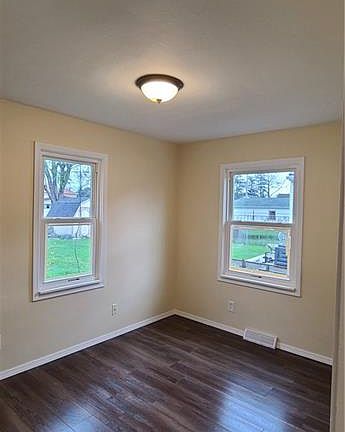 5th image of 2433 Winwood Ave