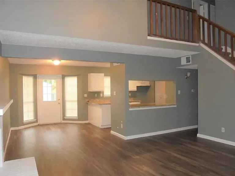 825 Plummer Dr — Photo 6