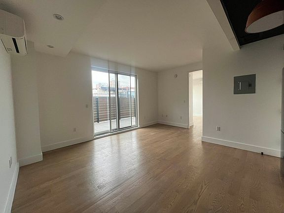 4th image of 824 Lexington Ave #7C