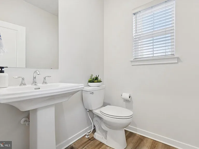 141 Four Leaf Dr — Photo 11