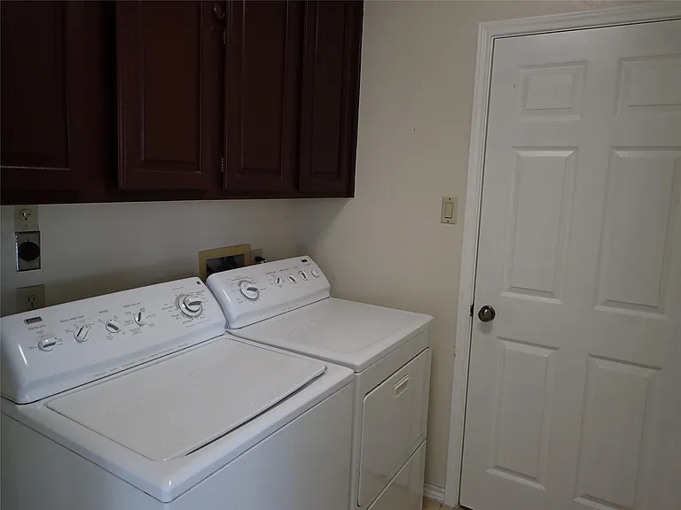 2130 Greencove Ln — Photo 7