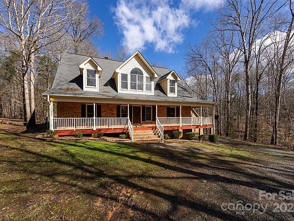 4th image of 7306 Mockingbird Ln