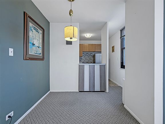 5th image of 5701 N Sheridan Rd APT 6D