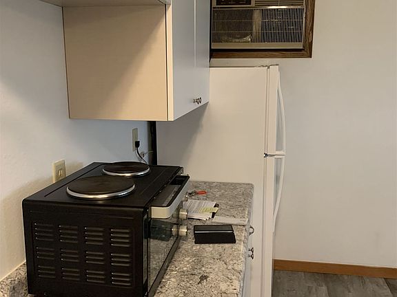 Kitchenette 1