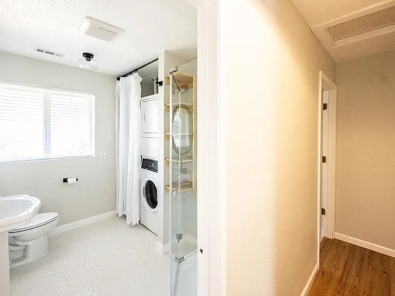 8717 NE Webster St #B — Photo 8