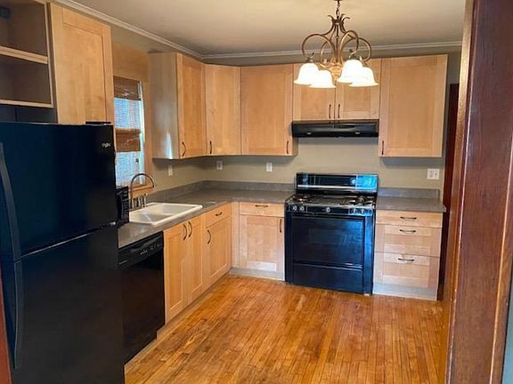 5th image of 303 Webster St #1