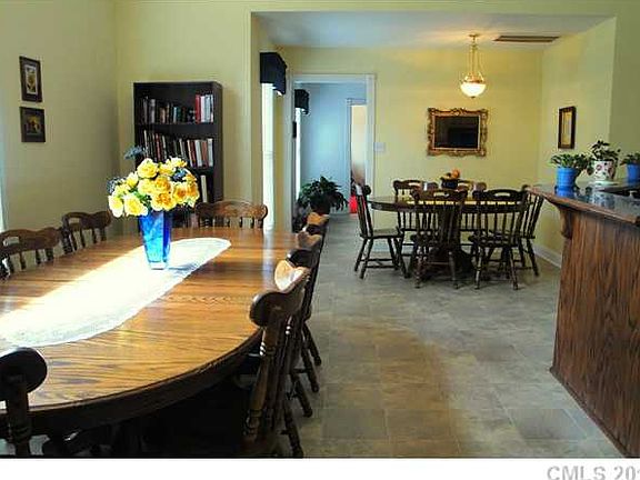 4th image of 1010 Mountain Side Dr