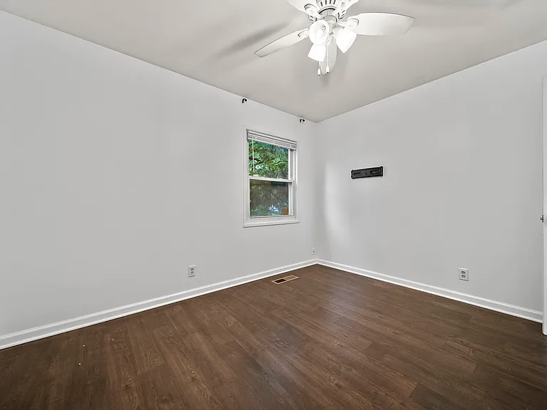819 Pleasant Dr — Photo 28