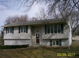 1806 West St, Grinnell, IA 50112