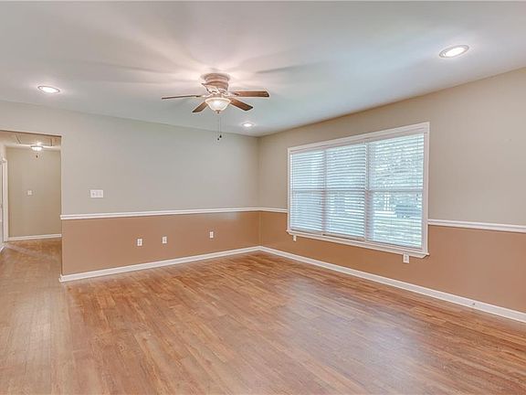 5th image of 4451 Gerbera Dr