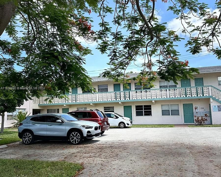 1st image of 290 NE 40th St APT 14