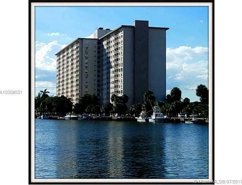400 Kings Point Dr #1418