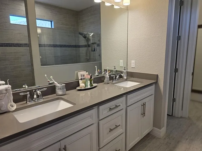 527 SE Vallarta Dr — Photo 12