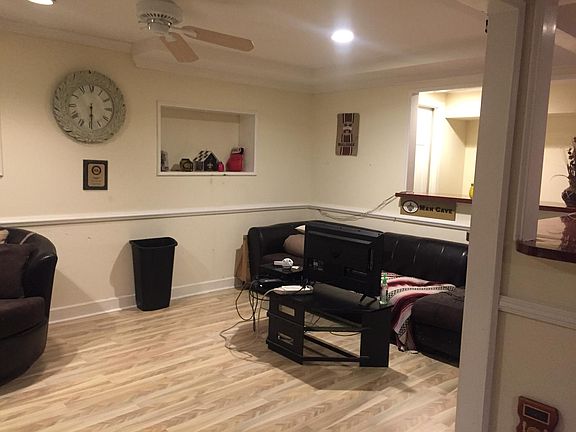 4th image of 8995 Club River Dr