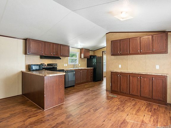 3rd image of 119 DEER LN