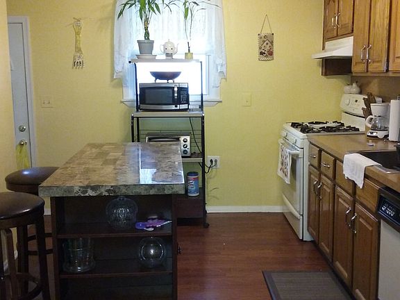 Eat-in Kitchen
