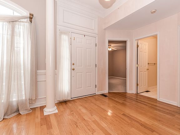 3rd image of 148 Easy St