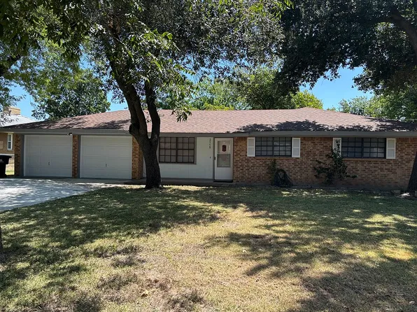 2115 N 9th St, Temple, TX 76501
