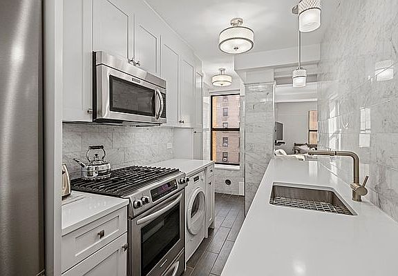 4th image of 111 E 88th St APT 10C