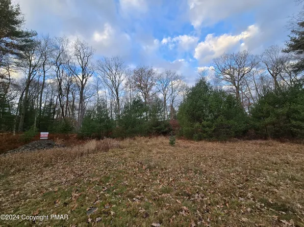 3 Bond Ct, Milford, PA 18337